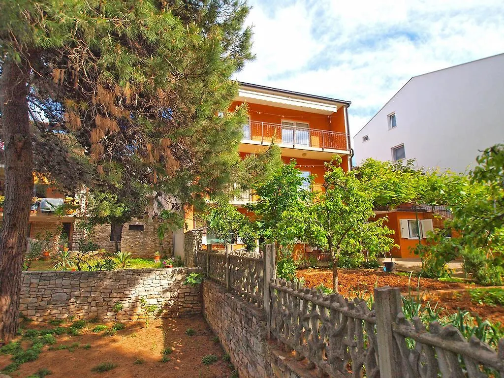 Apartments Branko 1348 Пула