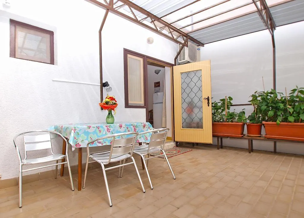 Apartments Branko 1348 Пула