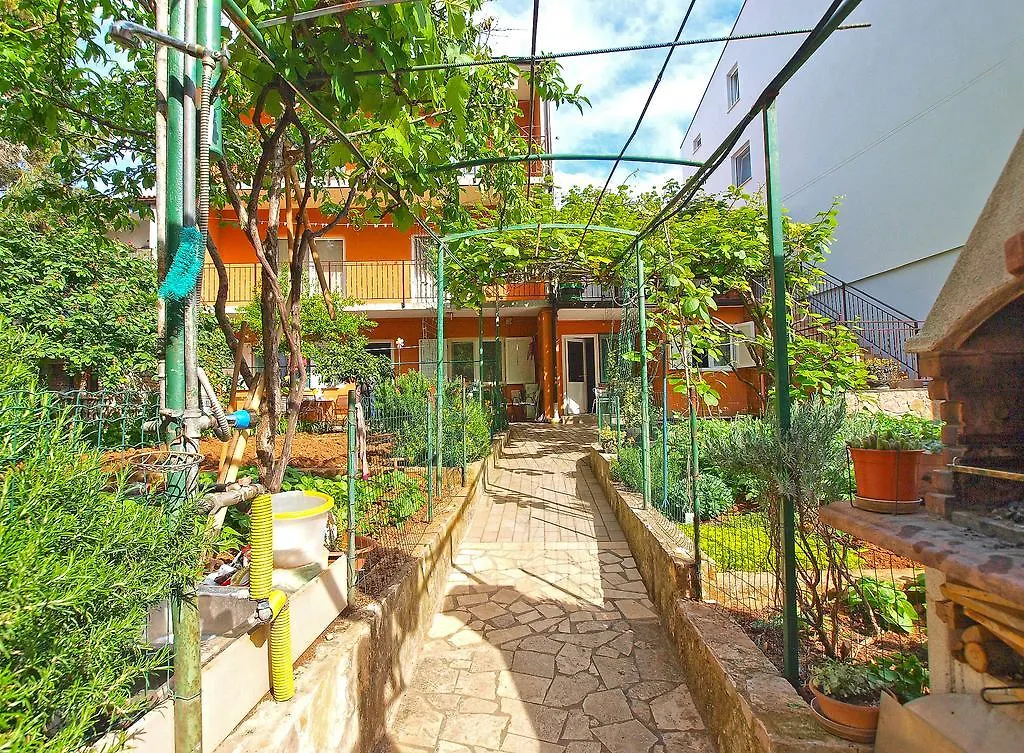 Apartments Branko 1348 Пула