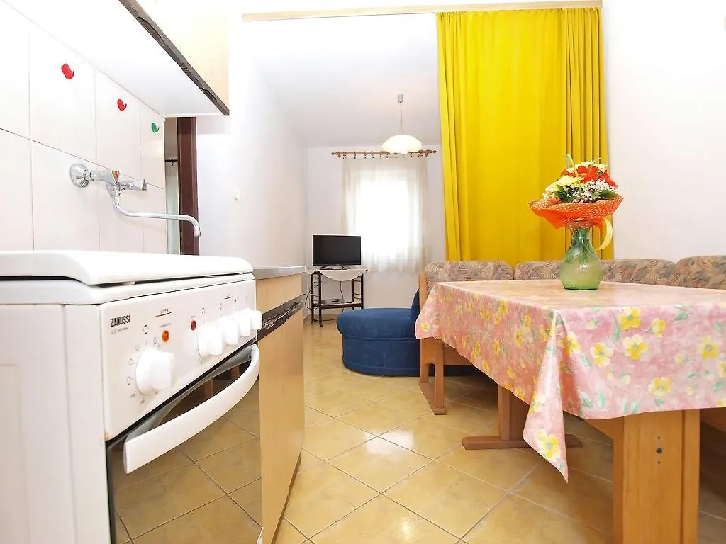 Apartments Branko 1348 Пула