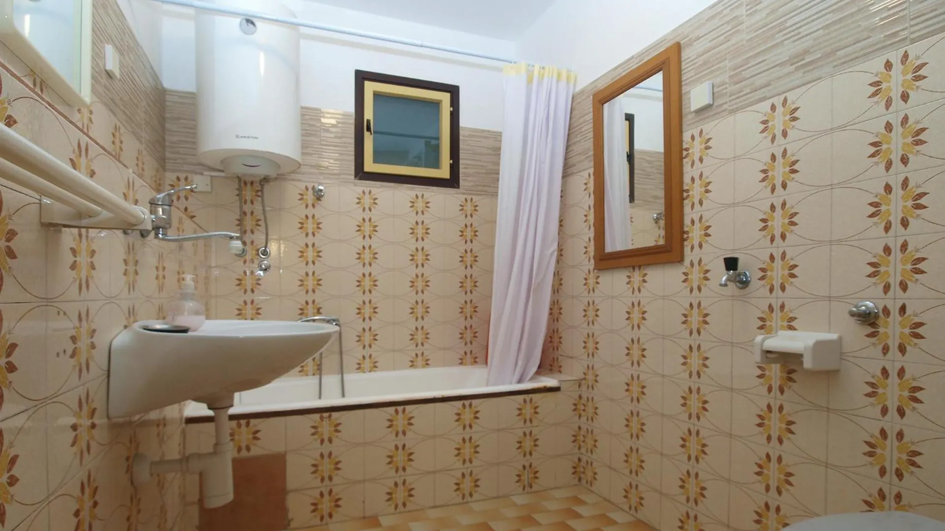 Apartments Branko 1348 Pula 0*,  Croatia