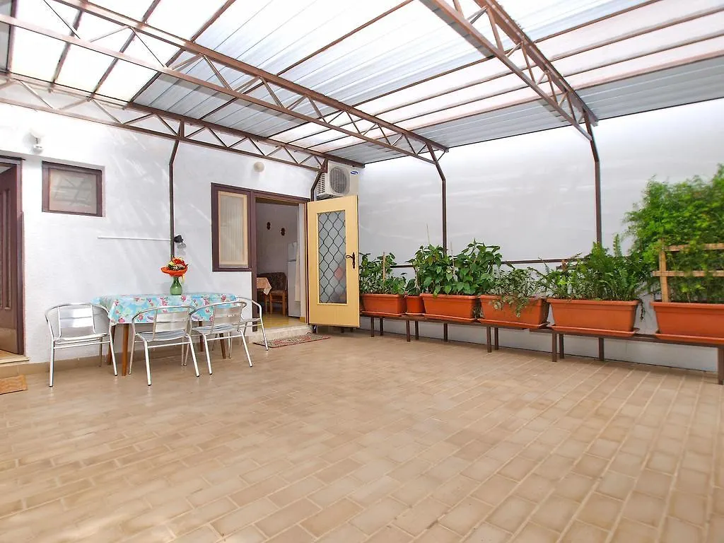 Apartments Branko 1348 Pula Croatia