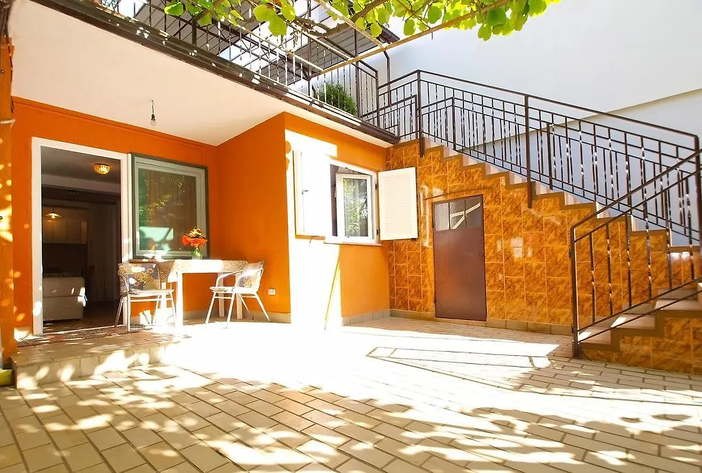 Apartments Branko 1348 Pula Croatia