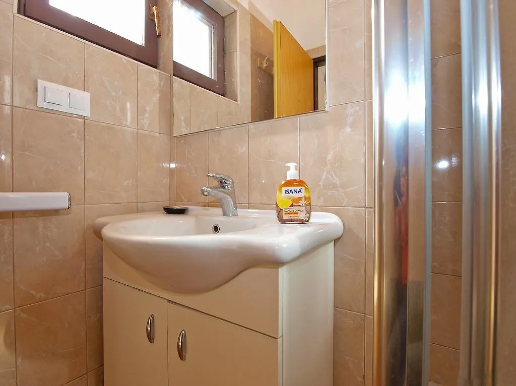 Apartments Branko 1348 Pula 0*,  Croatia