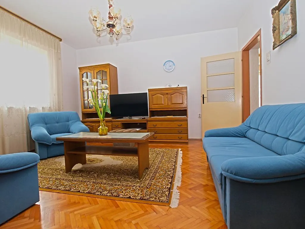 Apartments Branko 1348 Pula Croatia
